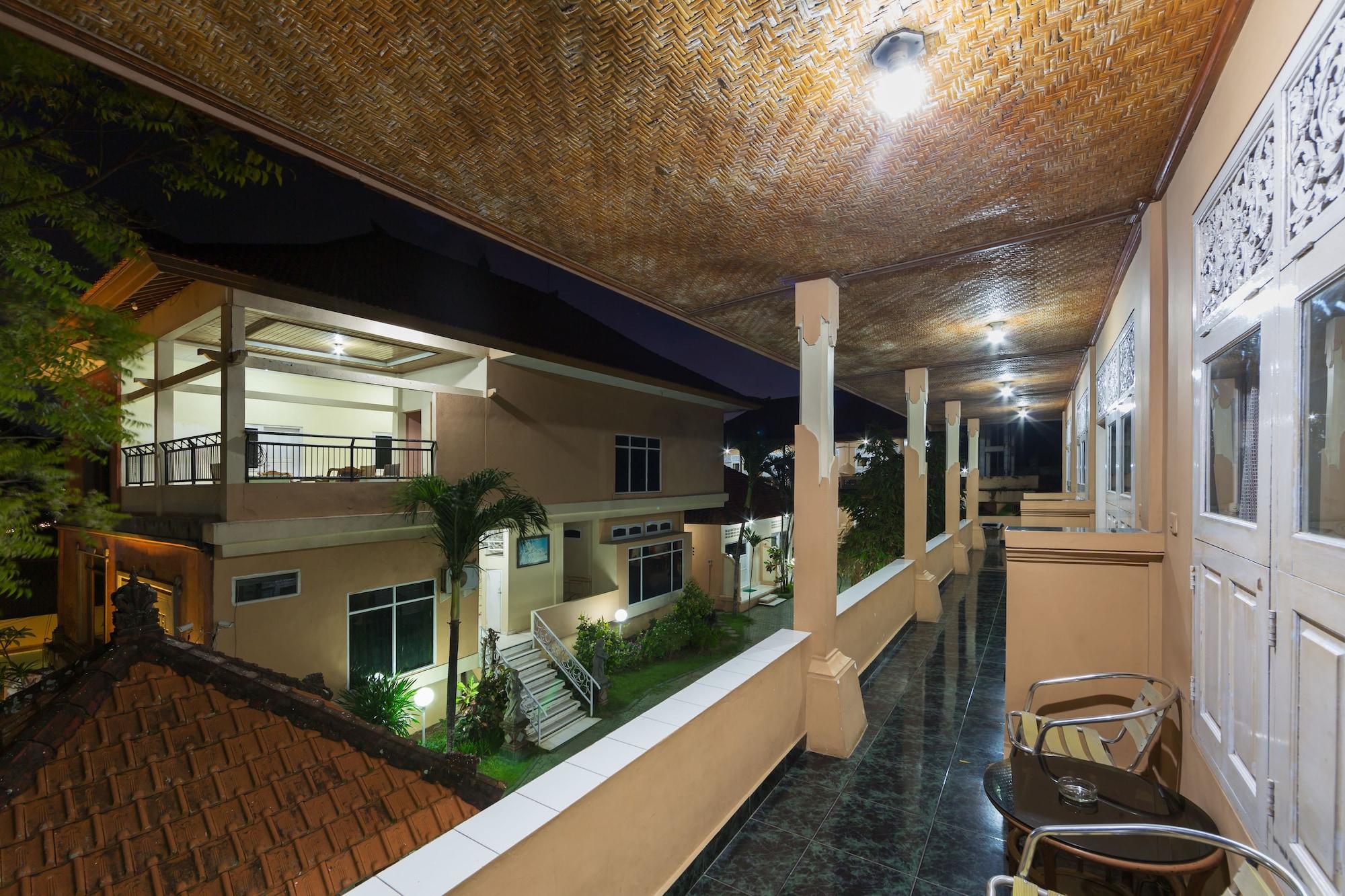 Oyo 3134 Puri Tamu Hotel Джимбаран Экстерьер фото