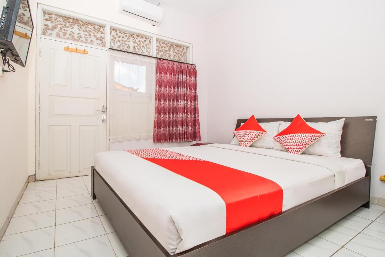 Oyo 3134 Puri Tamu Hotel Джимбаран Экстерьер фото