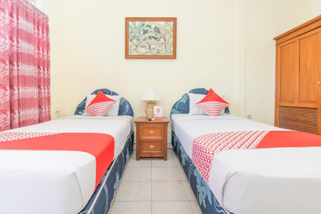 Oyo 3134 Puri Tamu Hotel Джимбаран Экстерьер фото